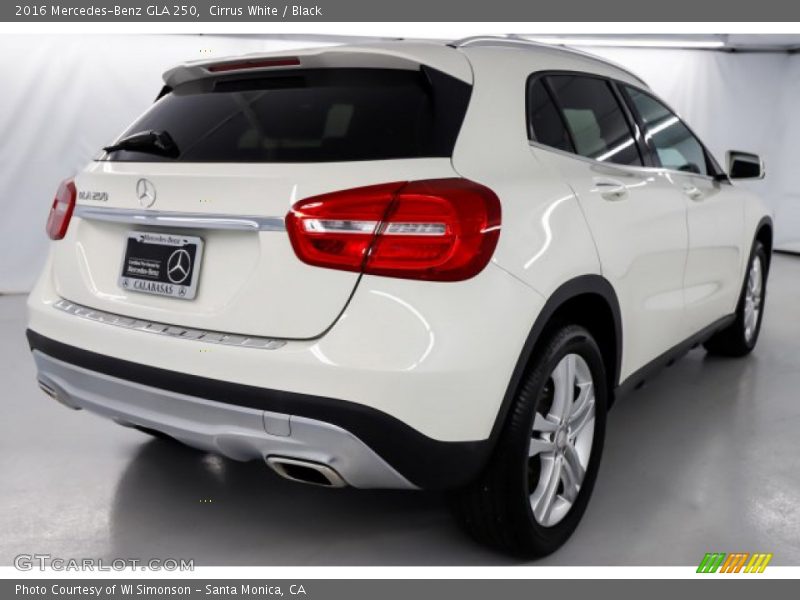 Cirrus White / Black 2016 Mercedes-Benz GLA 250