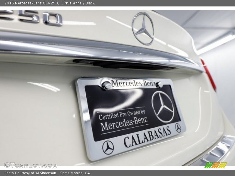 Cirrus White / Black 2016 Mercedes-Benz GLA 250
