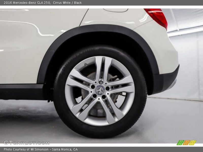 Cirrus White / Black 2016 Mercedes-Benz GLA 250