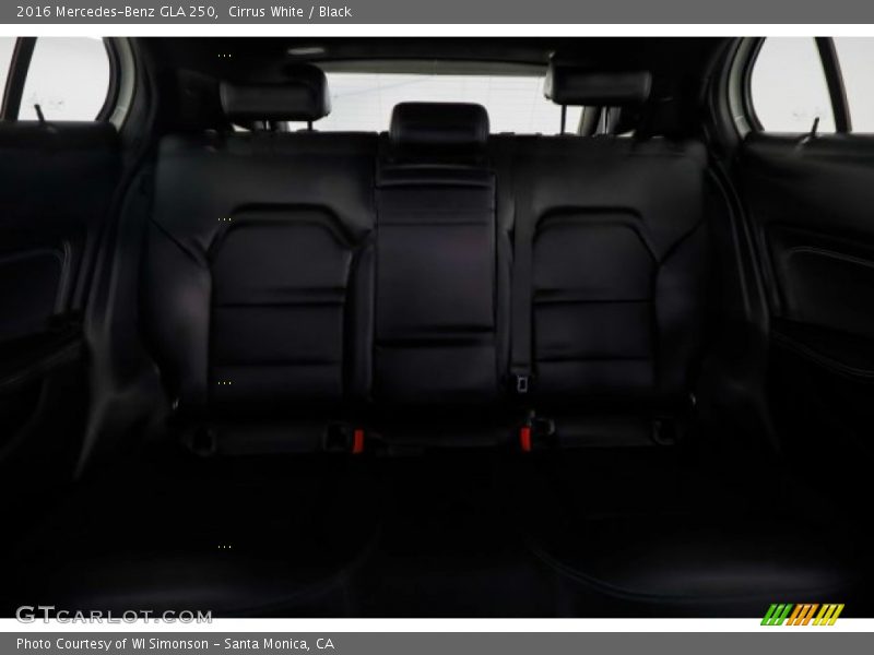 Cirrus White / Black 2016 Mercedes-Benz GLA 250