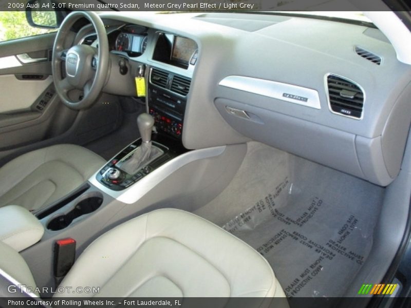 Meteor Grey Pearl Effect / Light Grey 2009 Audi A4 2.0T Premium quattro Sedan