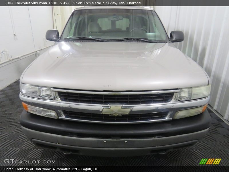 Silver Birch Metallic / Gray/Dark Charcoal 2004 Chevrolet Suburban 1500 LS 4x4