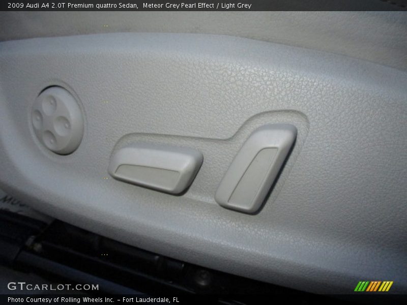 Meteor Grey Pearl Effect / Light Grey 2009 Audi A4 2.0T Premium quattro Sedan