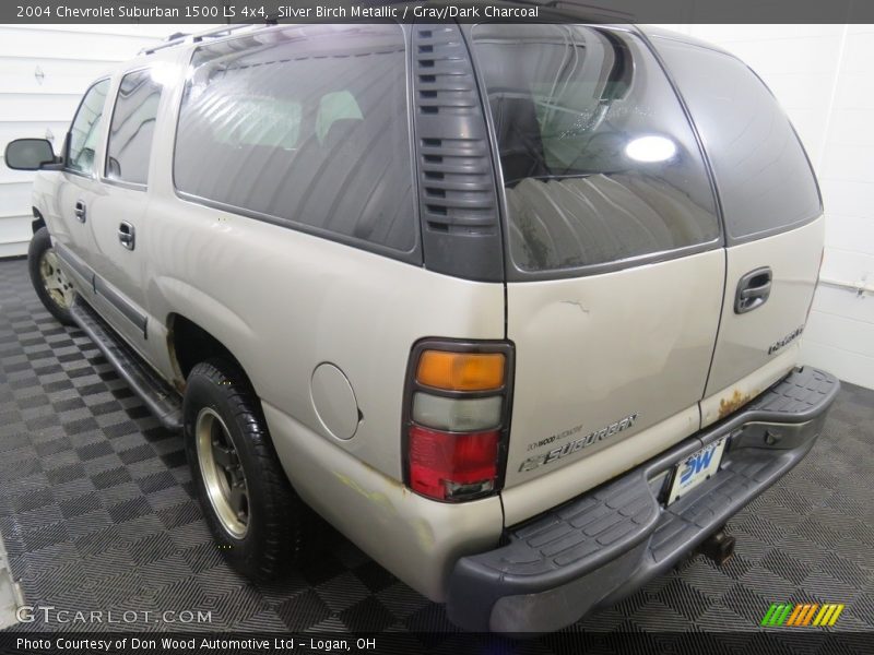 Silver Birch Metallic / Gray/Dark Charcoal 2004 Chevrolet Suburban 1500 LS 4x4