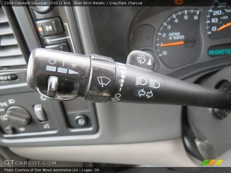 Silver Birch Metallic / Gray/Dark Charcoal 2004 Chevrolet Suburban 1500 LS 4x4