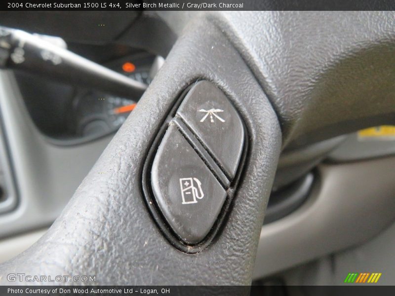 Silver Birch Metallic / Gray/Dark Charcoal 2004 Chevrolet Suburban 1500 LS 4x4