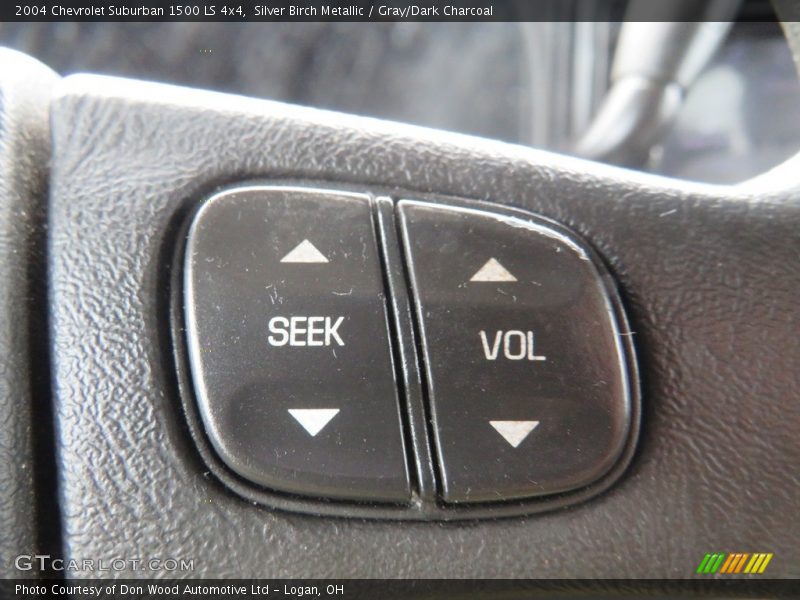 Silver Birch Metallic / Gray/Dark Charcoal 2004 Chevrolet Suburban 1500 LS 4x4