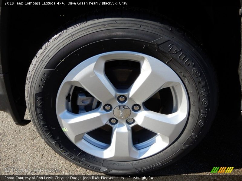 Olive Green Pearl / Black/Ski Gray 2019 Jeep Compass Latitude 4x4