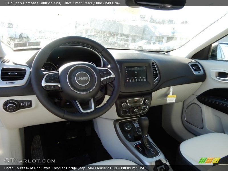 Olive Green Pearl / Black/Ski Gray 2019 Jeep Compass Latitude 4x4