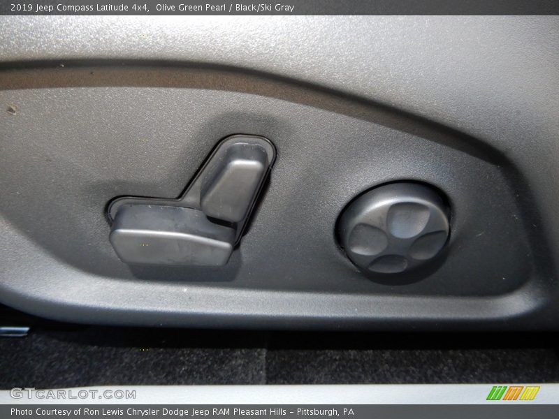 Olive Green Pearl / Black/Ski Gray 2019 Jeep Compass Latitude 4x4