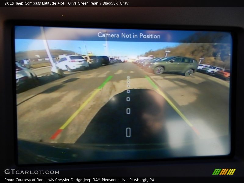 Olive Green Pearl / Black/Ski Gray 2019 Jeep Compass Latitude 4x4
