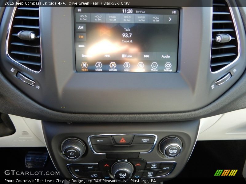Olive Green Pearl / Black/Ski Gray 2019 Jeep Compass Latitude 4x4