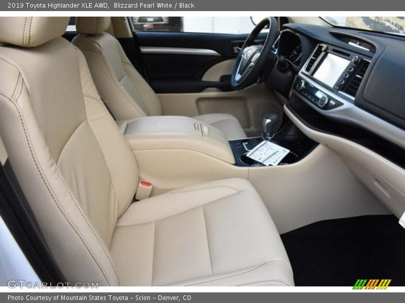 Blizzard Pearl White / Black 2019 Toyota Highlander XLE AWD