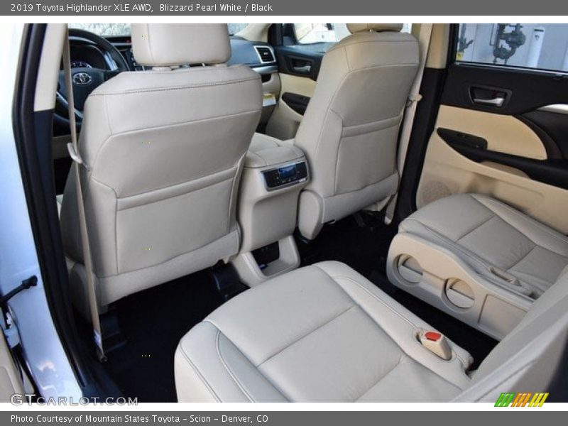 Blizzard Pearl White / Black 2019 Toyota Highlander XLE AWD