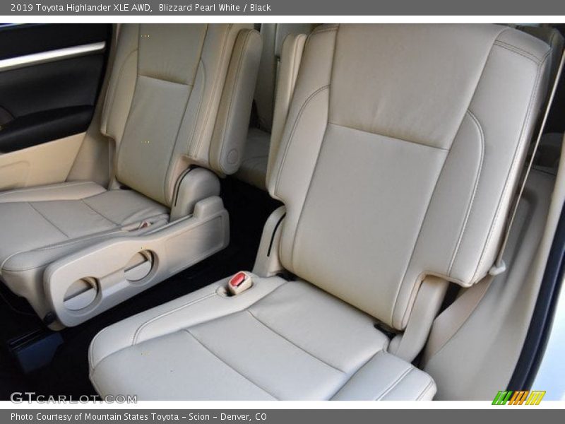 Blizzard Pearl White / Black 2019 Toyota Highlander XLE AWD
