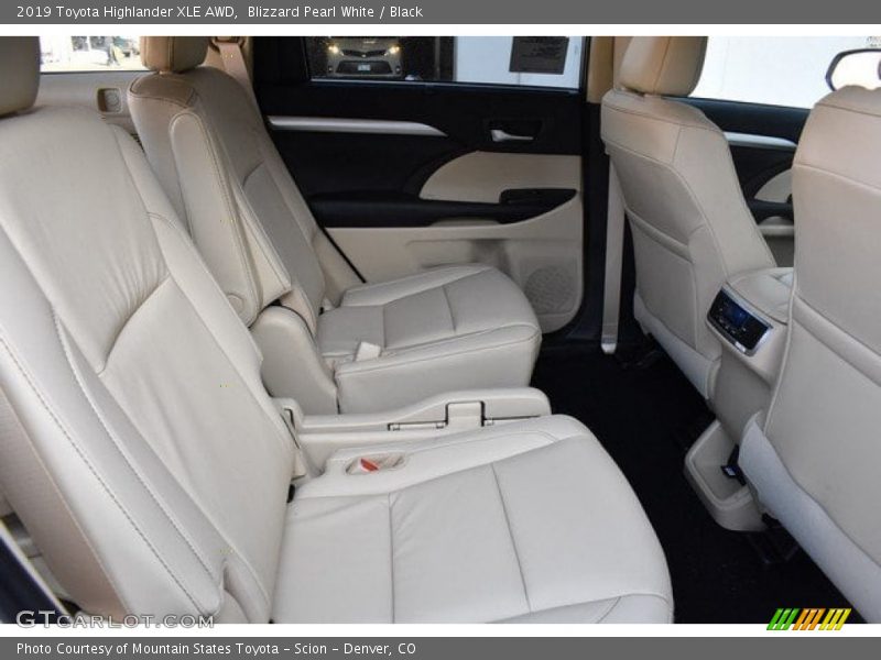Blizzard Pearl White / Black 2019 Toyota Highlander XLE AWD