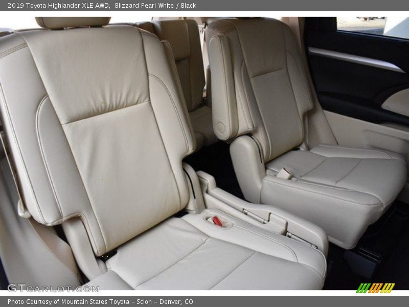 Blizzard Pearl White / Black 2019 Toyota Highlander XLE AWD
