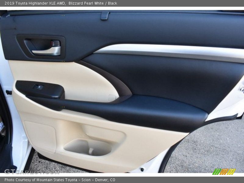 Blizzard Pearl White / Black 2019 Toyota Highlander XLE AWD