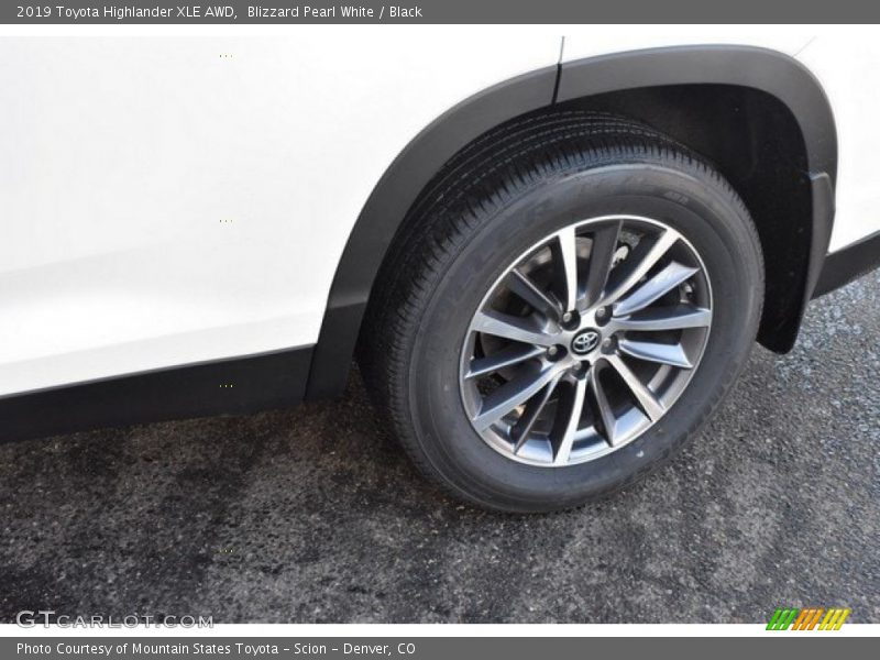 Blizzard Pearl White / Black 2019 Toyota Highlander XLE AWD