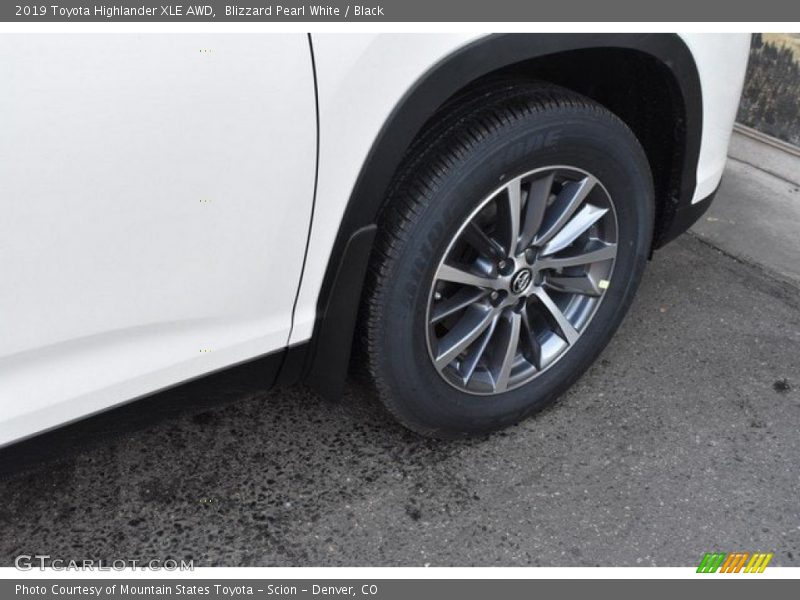Blizzard Pearl White / Black 2019 Toyota Highlander XLE AWD