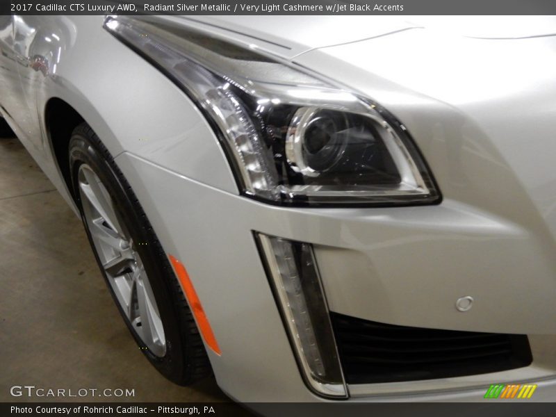 Radiant Silver Metallic / Very Light Cashmere w/Jet Black Accents 2017 Cadillac CTS Luxury AWD