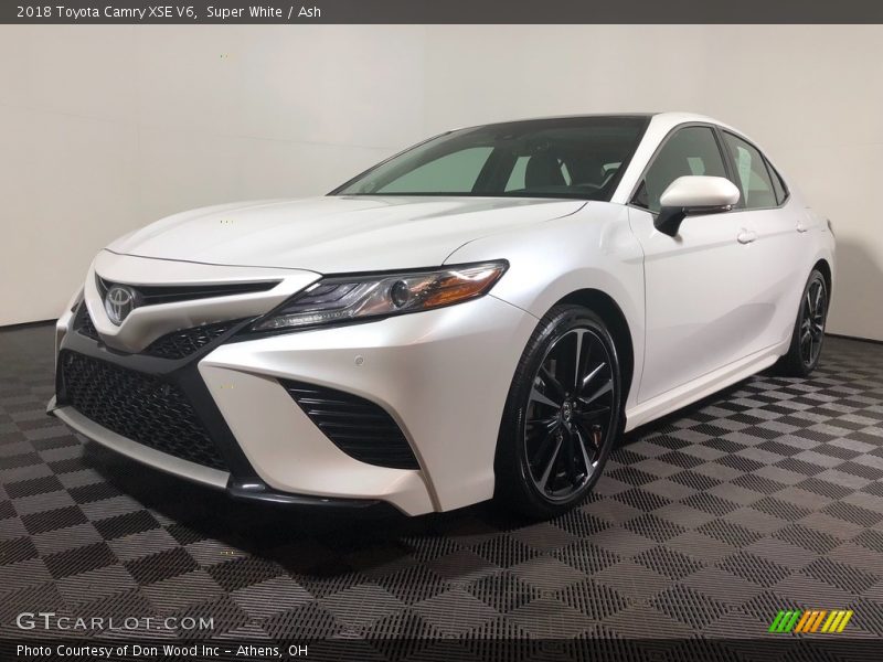 Super White / Ash 2018 Toyota Camry XSE V6