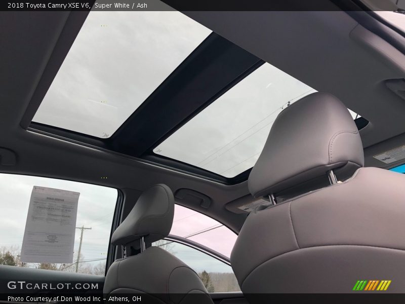 Super White / Ash 2018 Toyota Camry XSE V6