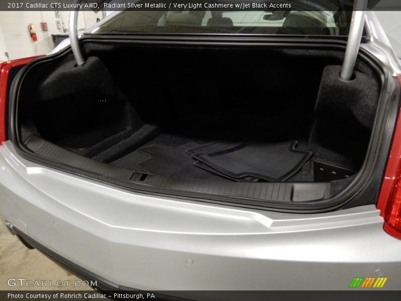 Radiant Silver Metallic / Very Light Cashmere w/Jet Black Accents 2017 Cadillac CTS Luxury AWD