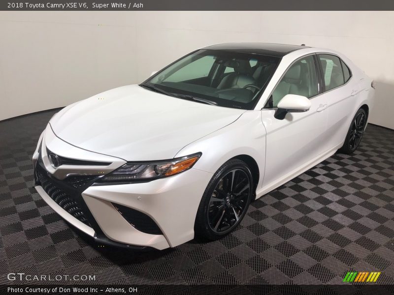Super White / Ash 2018 Toyota Camry XSE V6