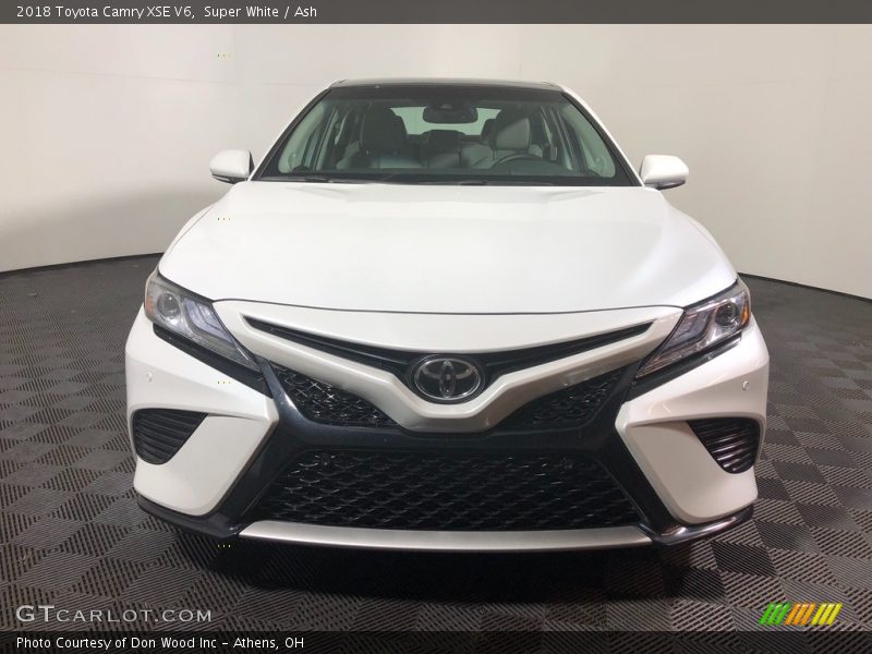Super White / Ash 2018 Toyota Camry XSE V6