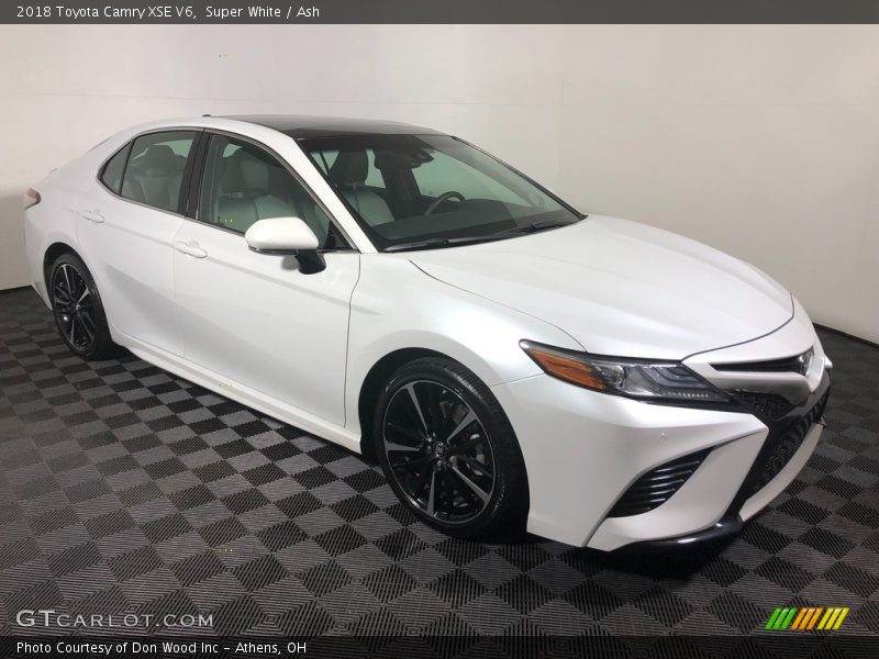 Super White / Ash 2018 Toyota Camry XSE V6