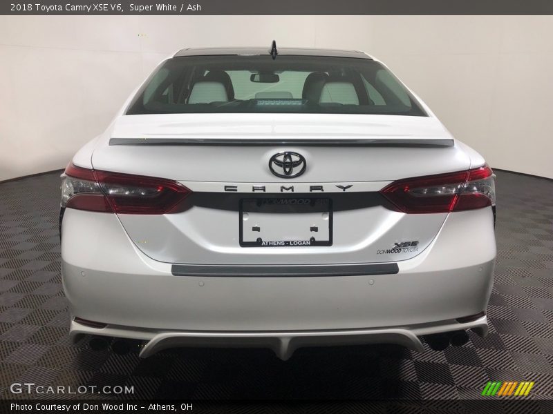 Super White / Ash 2018 Toyota Camry XSE V6