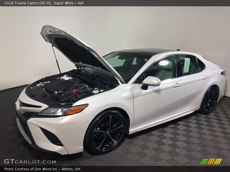 Super White / Ash 2018 Toyota Camry XSE V6