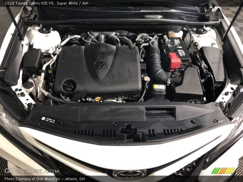 Super White / Ash 2018 Toyota Camry XSE V6