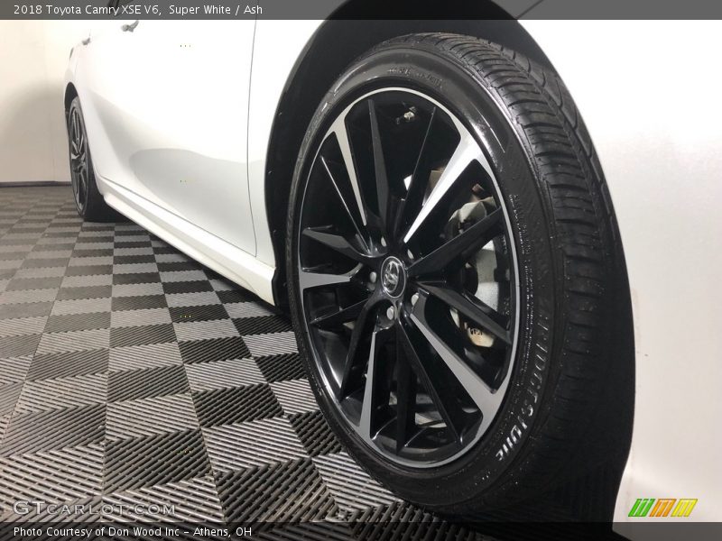 Super White / Ash 2018 Toyota Camry XSE V6