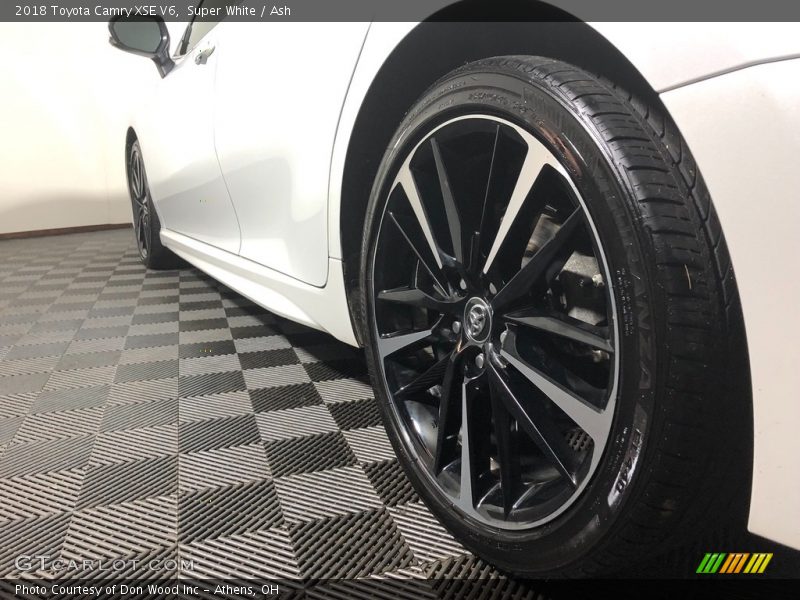Super White / Ash 2018 Toyota Camry XSE V6