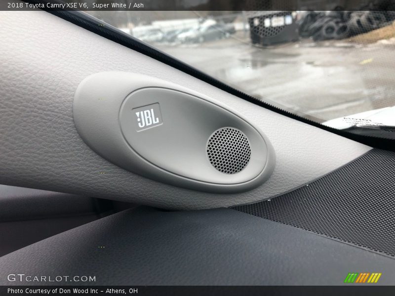 Super White / Ash 2018 Toyota Camry XSE V6