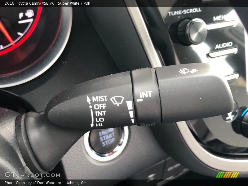 Super White / Ash 2018 Toyota Camry XSE V6