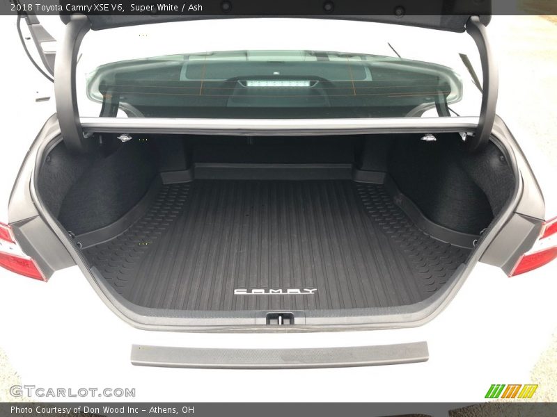 Super White / Ash 2018 Toyota Camry XSE V6