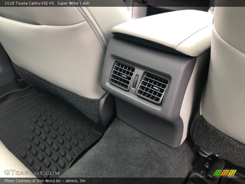 Super White / Ash 2018 Toyota Camry XSE V6