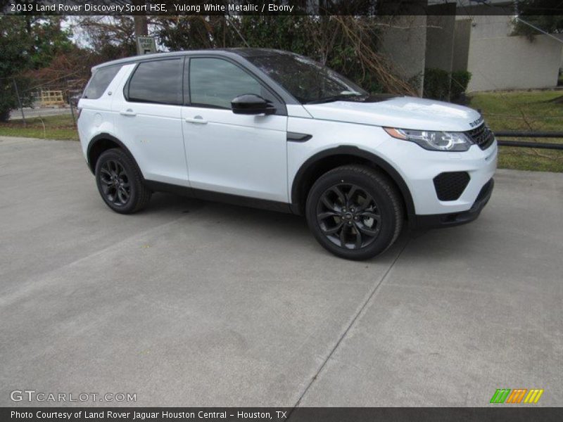  2019 Discovery Sport HSE Yulong White Metallic
