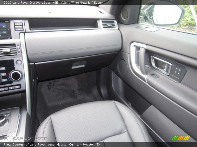 Yulong White Metallic / Ebony 2019 Land Rover Discovery Sport HSE