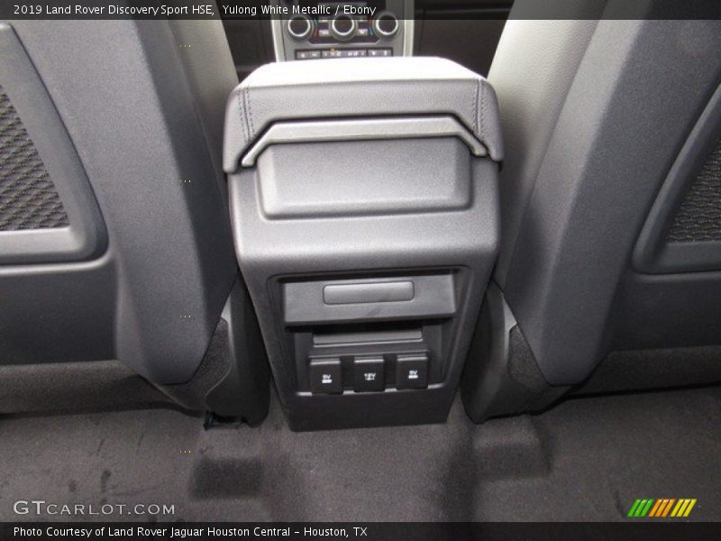 Yulong White Metallic / Ebony 2019 Land Rover Discovery Sport HSE