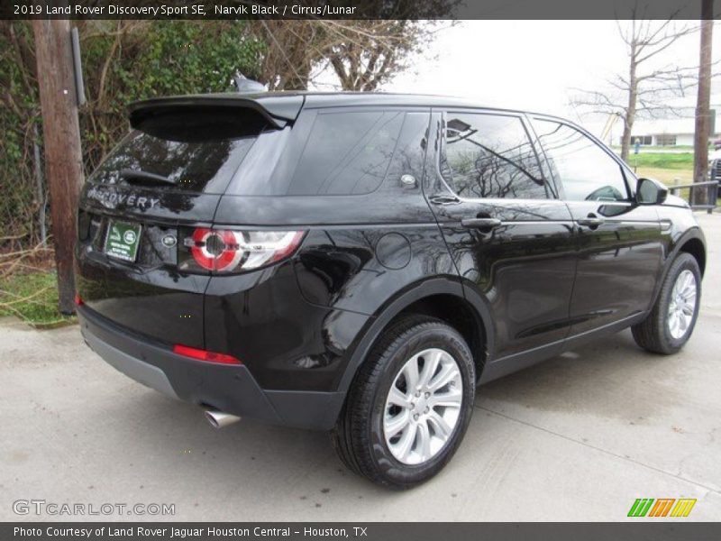 Narvik Black / Cirrus/Lunar 2019 Land Rover Discovery Sport SE