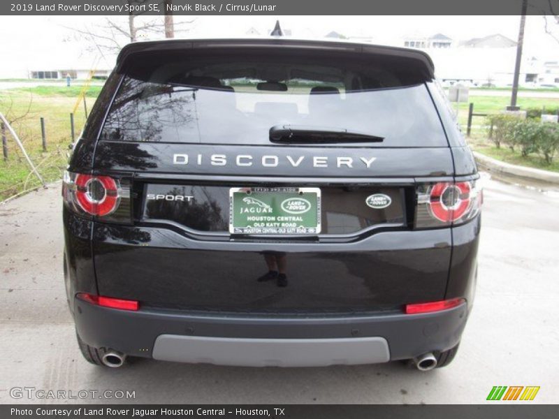 Narvik Black / Cirrus/Lunar 2019 Land Rover Discovery Sport SE