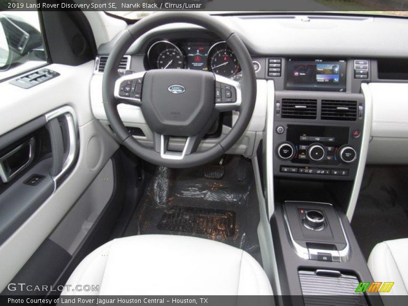 Narvik Black / Cirrus/Lunar 2019 Land Rover Discovery Sport SE