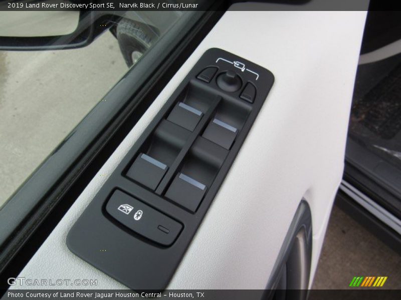 Controls of 2019 Discovery Sport SE