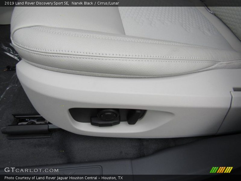 Narvik Black / Cirrus/Lunar 2019 Land Rover Discovery Sport SE