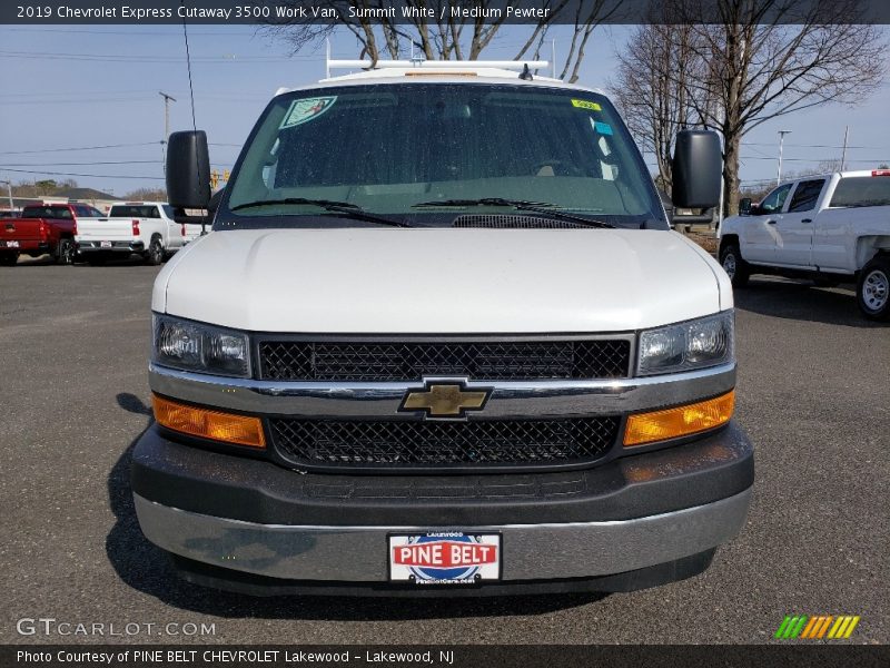 Summit White / Medium Pewter 2019 Chevrolet Express Cutaway 3500 Work Van