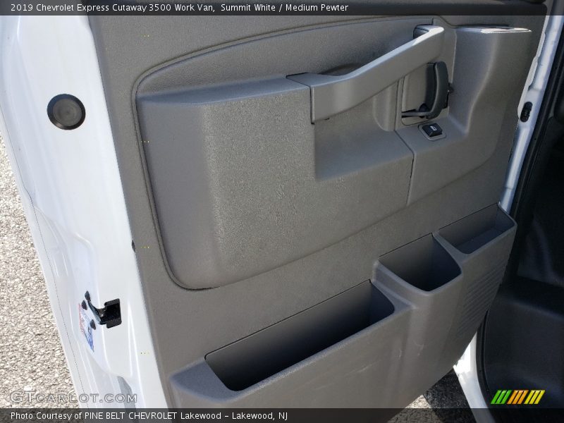 Summit White / Medium Pewter 2019 Chevrolet Express Cutaway 3500 Work Van